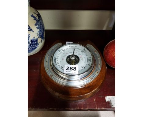 HORSE SHOE BAROMETER 
