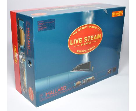 Hornby R1041 OO gauge LIVE STEAM Class A4 4-6-2 Mallard train set. The set contains the LNER Mallard locomotive and tender, c