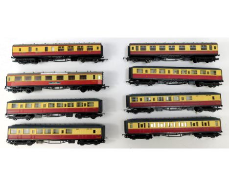 Hornby OO gauge crimson and cream coaches, including first class corridor coach, guards van, etc. (a quantity) 