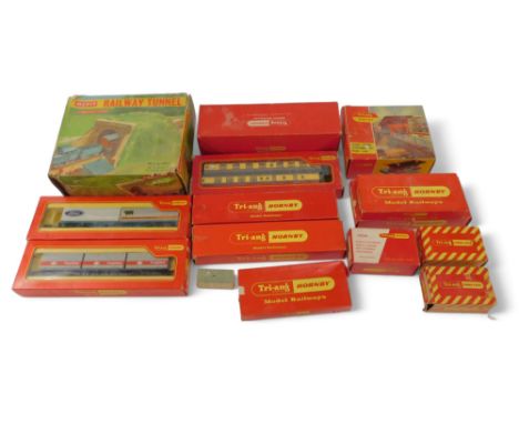 Tri-ang Hornby OO gauge rolling stock and accessories, including R719 freight liner wagon with two containers, R582 ticket of