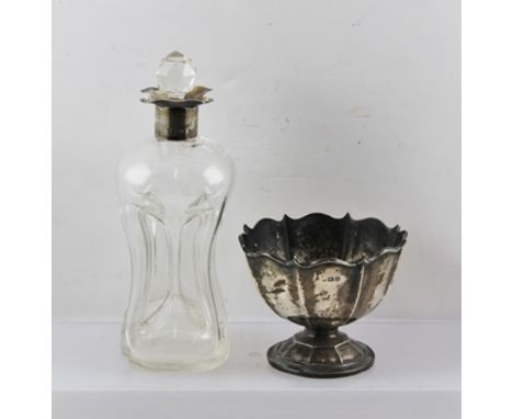 WILLIAM HUTTON & SONS LTD. A SILVER COLLARED, FOUR POURING GLUG DECANTER with stopper, Birmingham 1908, 23.5cm high, together