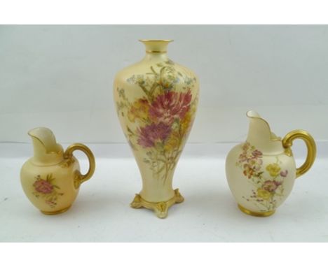 AN EARLY 20TH CENTURY ROYAL WORCESTER PORCELAIN VASE of slender baluster form, blush ivory ground, hand painted and gilded fl