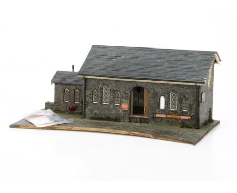 0 Gauge Scratchbuilt Midland Railway Goods Shed, built and finished to a very good standard, with lighting, width 30cm., heig