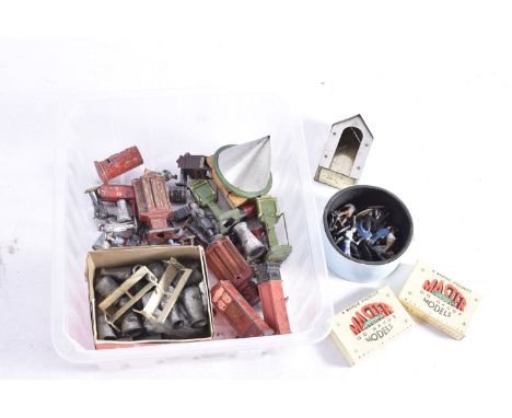 Assorted 0 Gauge Platform and other small Accessories, including Bing/B-L 'Steinmead Piano' (F-G), tinplate circular tent (Br