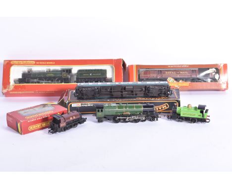 Tri-ang and early Hornby Lima and Mainline 00 Gauge Locomotives and Rolling Stock, Tri-ang unboxed BR green 2-Car Dmu, BR gre