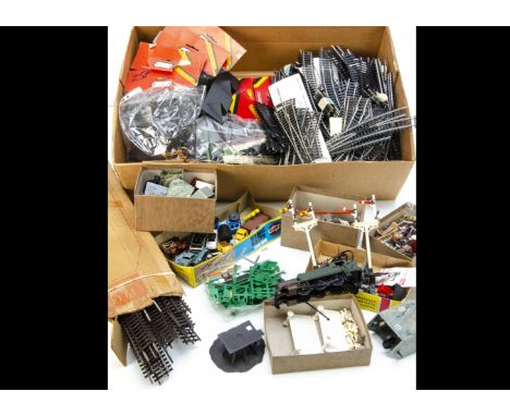 Large collection of Hornby and other makers 00 Gauge Scenic items Track and other Accessories, Hornby R655 High Level Piers (