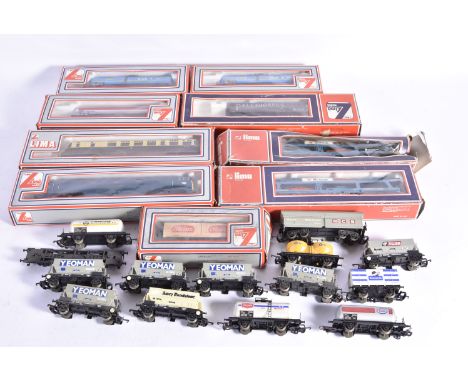 Lima 00 Gauge British Outline Locomotives and Rolling Stock, 5122M BR blue  D1071 'Western Renown', 201532 GWR brown/cream No