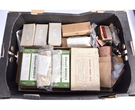Unmade Vintage 0 Gauge Wagon Kits by various makers, including 3 LMS 20-ton steel hopper wagons by 'JJ Kits', 4 box van kits 