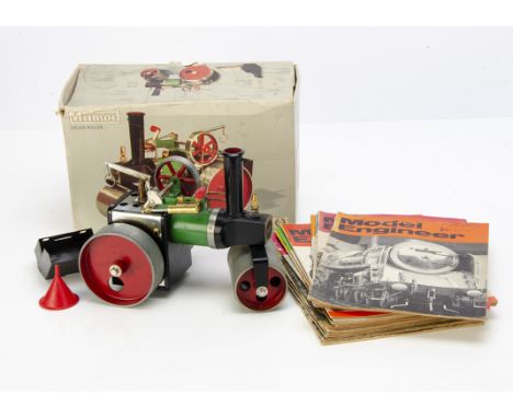 A boxed Mamod Live Steam SR1a Steam Roller, with reversing lever to oscillating cylinder, pull-operated whistle and water gau