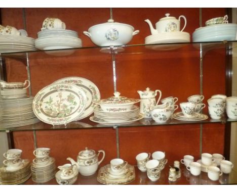 *Tableware. Dinner service, tableware and lead crystal glasses,  a collection of tableware in ceramic and porcelain, includin