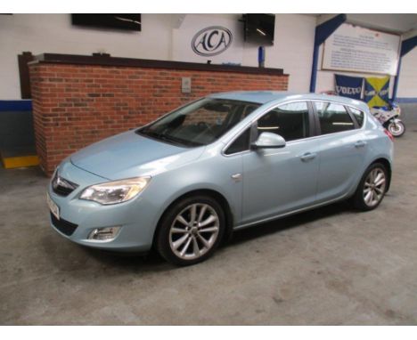 Make &amp; Model: Vauxhall Astra SEDate of Reg: AU10 VDAColour: Whitecc: 1598MoT: 29-03-2022Fuel Type: PETROLMileage: 83kTran