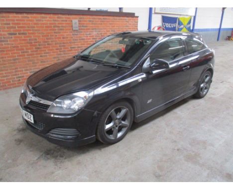 Make &amp; Model: Vauxhall Astra SportDate of Reg: DL10 MDZColour: Blackcc: 1364MoT: 18-04-2022Fuel Type: PETROLMileage: 93kT