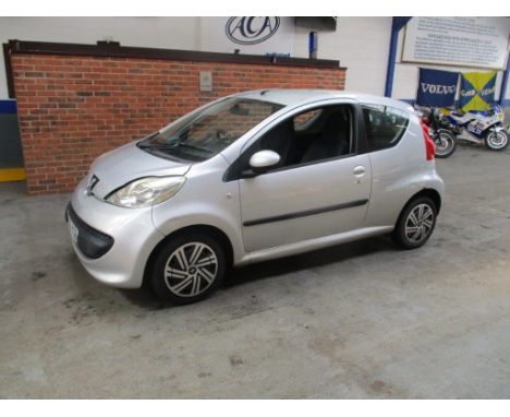 Make &amp; Model: Peugeot 107 UrbanDate of Reg: YC56 XSBColour: Silvercc: 998MoT: 09-11-2021Fuel Type: PETROLMileage: 80kTran