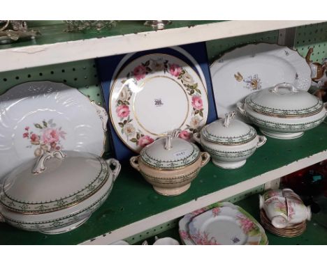 SHELF OF GLASS SOUP TUREENS, WEDGWOOD IMPERIAL PORCELAIN SOUP TUREENS &amp; ROYAL WORCESTERSHIRE CHINA STAND &amp; 2 DRESDEN 