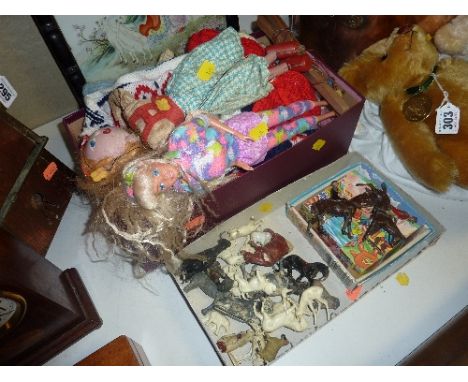A QUANTITY OF CAST LEAD AND PLASTIC FIGURES, to include Britains hunting items, J.Hill & Co etc, together with unboxed Pelham
