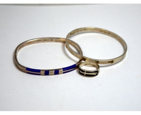 THREE ITEMS, to include two bangles, one with blue enamel detail and a ring, bangles stamped Mexico