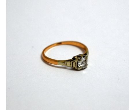 A DIAMOND RING, with single old cut diamond, estimated total diamond weight 0.40ct, SI2-P1 clarity, H-I colour, hallmarks rub