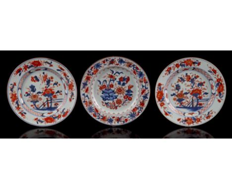 3 Goudimari porcelain dishes with different floral decor, China Kangxi period, 22.5 cm diameter (1 glued, 2 with chip)