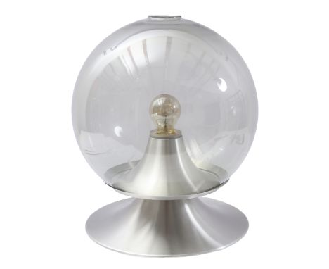 Frank Ligtelijn (1933-) Aluminum table lamp, Droomeiland model, with smoked glass sphere, design Frank Ligtelijn for RAAK, mo