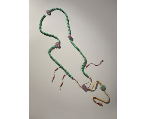 Chinese Art A jade and semi-precious stone imperial necklace (Cao Zhu). China, Qing dynasty, early 19th century. . Cm 123,00.