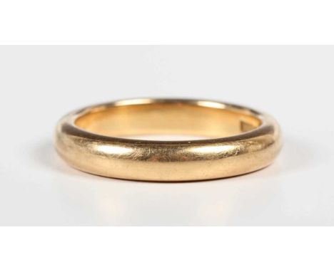 An 18ct gold wedding ring, Birmingham 1926, weight 10.6g, ring size approx W.