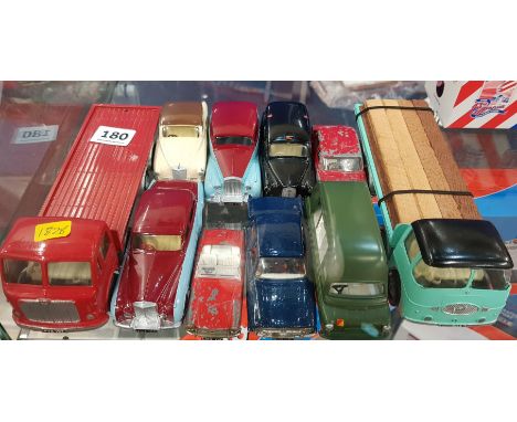 QUANTITY OF VINTAGE SPOT ON MODELS 