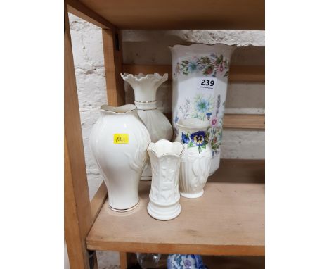 SHELF LOT OF AYNSLEY AND BELLEEK 