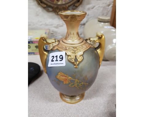 ANTIQUE HAND PAINTED AND GILDED ROYAL WORCESTER URN