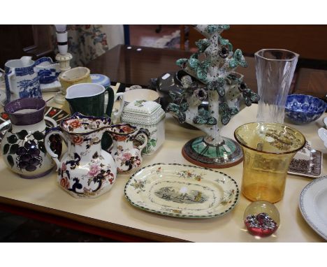 A mixed lot of decorative china and glassware and a table lamp 