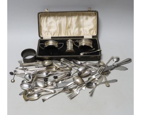 A cased George V  three piece silver condiment set by Aaron Lufkin Dennison, Birmingham, 1913, two sets of six silver coffee 