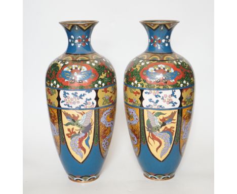 A pair of Japanese cloisonné enamel vases, early 20th century, 30cm