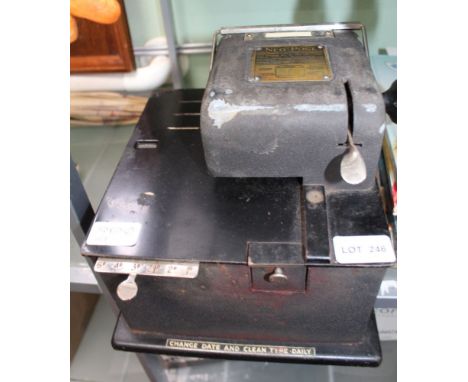 A VINTAGE MANUAL NEO-POST FRANKING MACHINE 