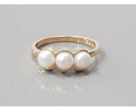 14CT GOLD RING SET WITH 3 CULTURED PEARLS SIZE N 2.3G GROSS