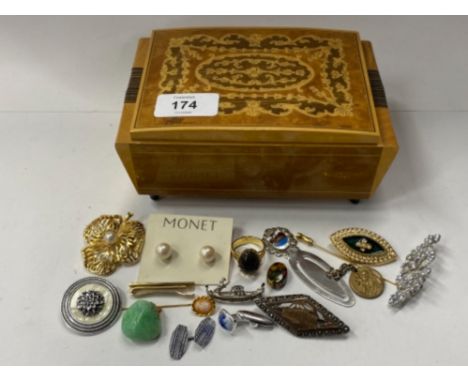 INLAID MUSICAL JEWELLERY BOX AND CONTENTS, INCLUDES CAMEO PIN, DRESS RING ETC