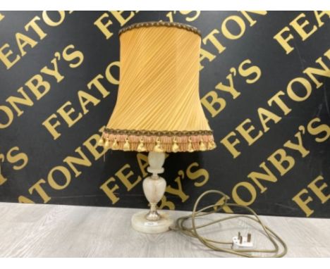 AN ONYX TABLE LAMP WITH BLUSH TASSELED SHADE 57CM HIGH OVERALL