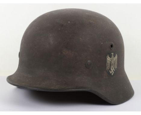 WW2 German Army M-40 Pattern Single Decal Steel Combat Helmet, very good example of a standard M-40 pattern steel combat helm