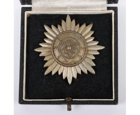 WW2 German Eastern Peoples Decoration 1st Class Without Swords in Gold with Original Case of Issue, fine example of a zinc aw