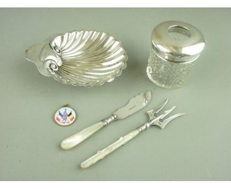 FOUR ITEMS OF SMALL SILVER and an allied flags enamel pendant dated 1914, silver includes a three footed shelf shaped dish, a