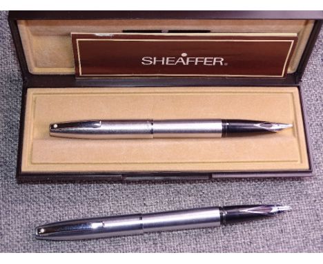 Modern Brushed chrome Sheaffer Triumph 444 fountain pen in original box with instructions and guarantee. Vintage Brushed S/St