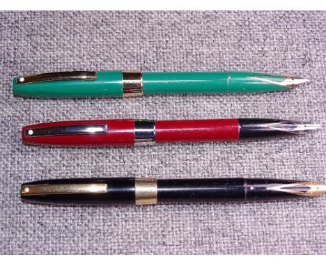 Vintage Black Sheaffer Imperial IV fountain pen with gold plated trim and Touchdown filling mechanism. Vintage Red Sheaffer I