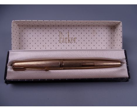 Vintage Parker 61 nine carat gold fountain pen with engine-turned decoration (boxed but not original)