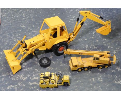 LARGE SCALE CASE DIGGER BOMAG CRANE & ROLLER 