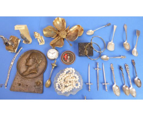 An interesting variety of collectables to include a heavy, bronze plaque with a side view of Napoleon's head; a small 19th ce