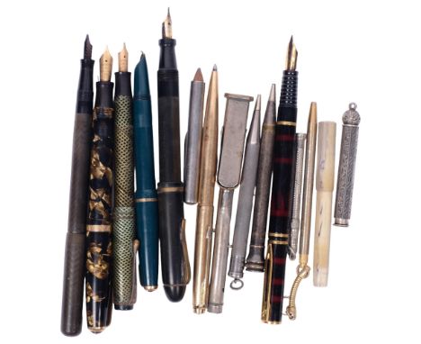 A group of pens, to including a Parker Duofold with 14ct gold nib and marbled body, a De La Rue 14ct gold nib pen, a silver p