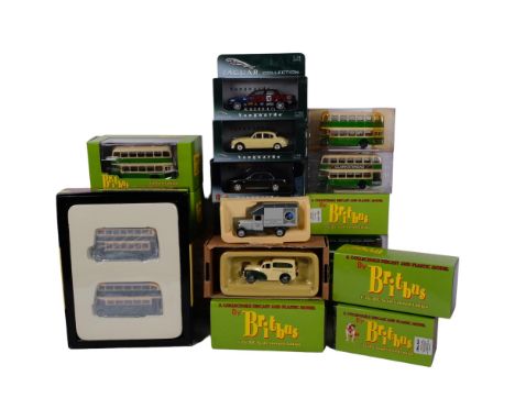 A quantity of boxed diecast vehicles, including Vanguards Jaguar Collection 1:43 scale models, Corgi The Original Omnibus Com