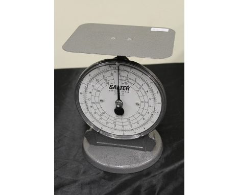 Salter model 25 parcel scale, housed in original box