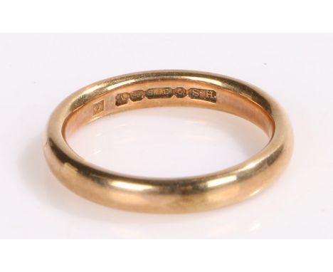 9 carat gold wedding band, ring size K, 3.1g