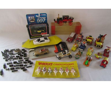 Mixed collection of loose and boxed cars including 007 Aston Martin and Lotus Espirit, miniature army figures, Wombles candle