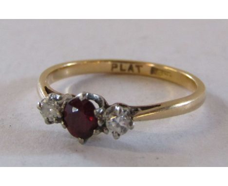 18ct gold and platinum diamond 0.12ct and ruby ring - Ring size N - total weight 1.9g