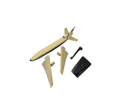 World ways Canada Lockheed L-1011 model plane, no box. Single item from £5.99 UK, £7.99 Europe, £9.99 ROW. We can ship a parc